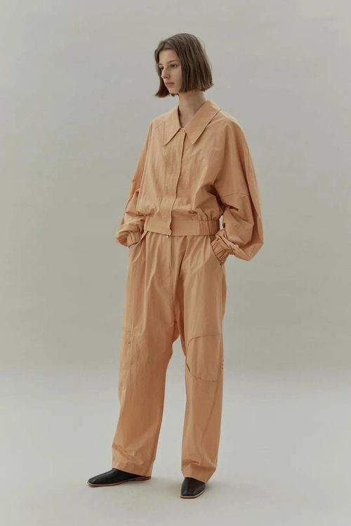 Gigi Hadid與Lisa私服穿搭盤點(diǎn) 揭秘她們最愛的10個小眾寶藏品牌（鞋帽篇）